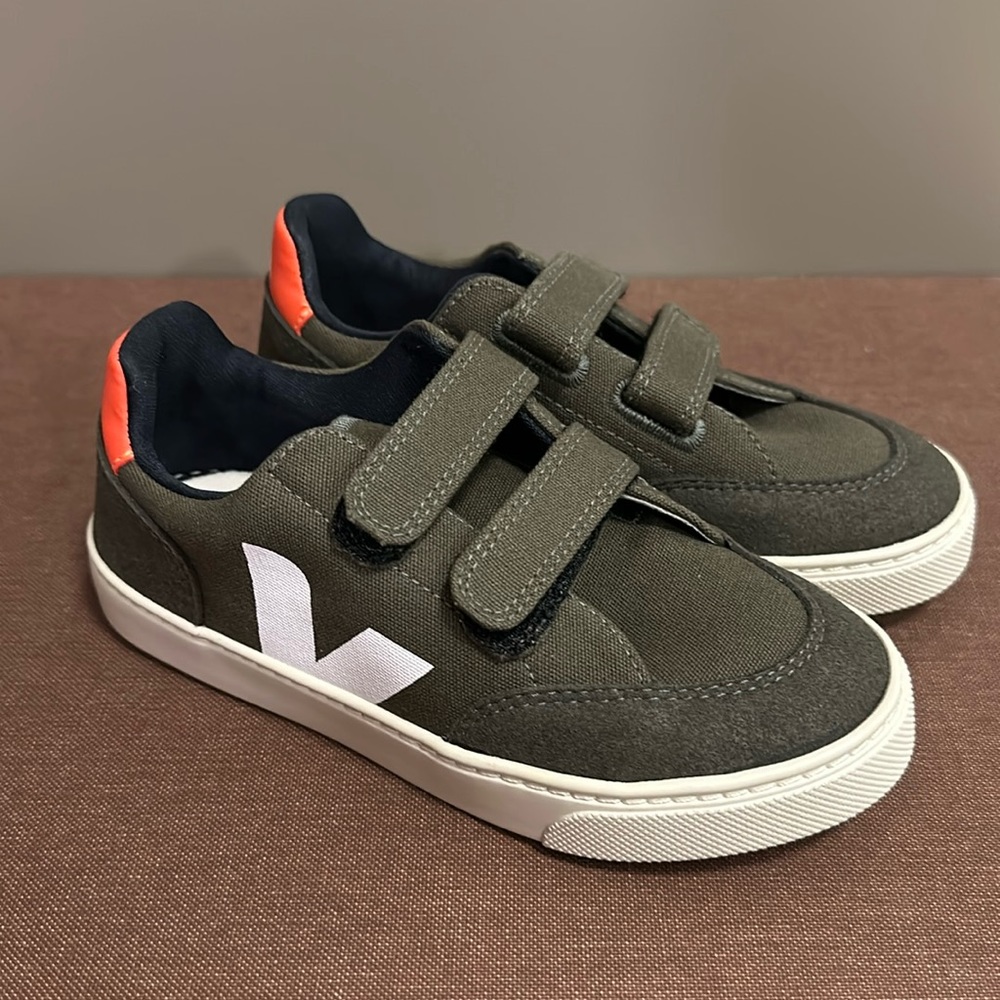 Veja sneakers for kids. Nice olive color. Size 2
